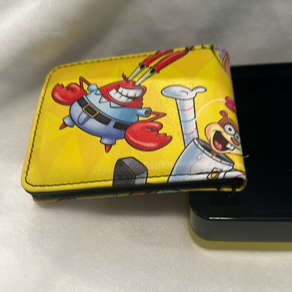 NWT Buckle Down Bi-Fold Sponge Bob Wallet with Credit Cards, ID and Bill Slots. - Picture 3 of 8